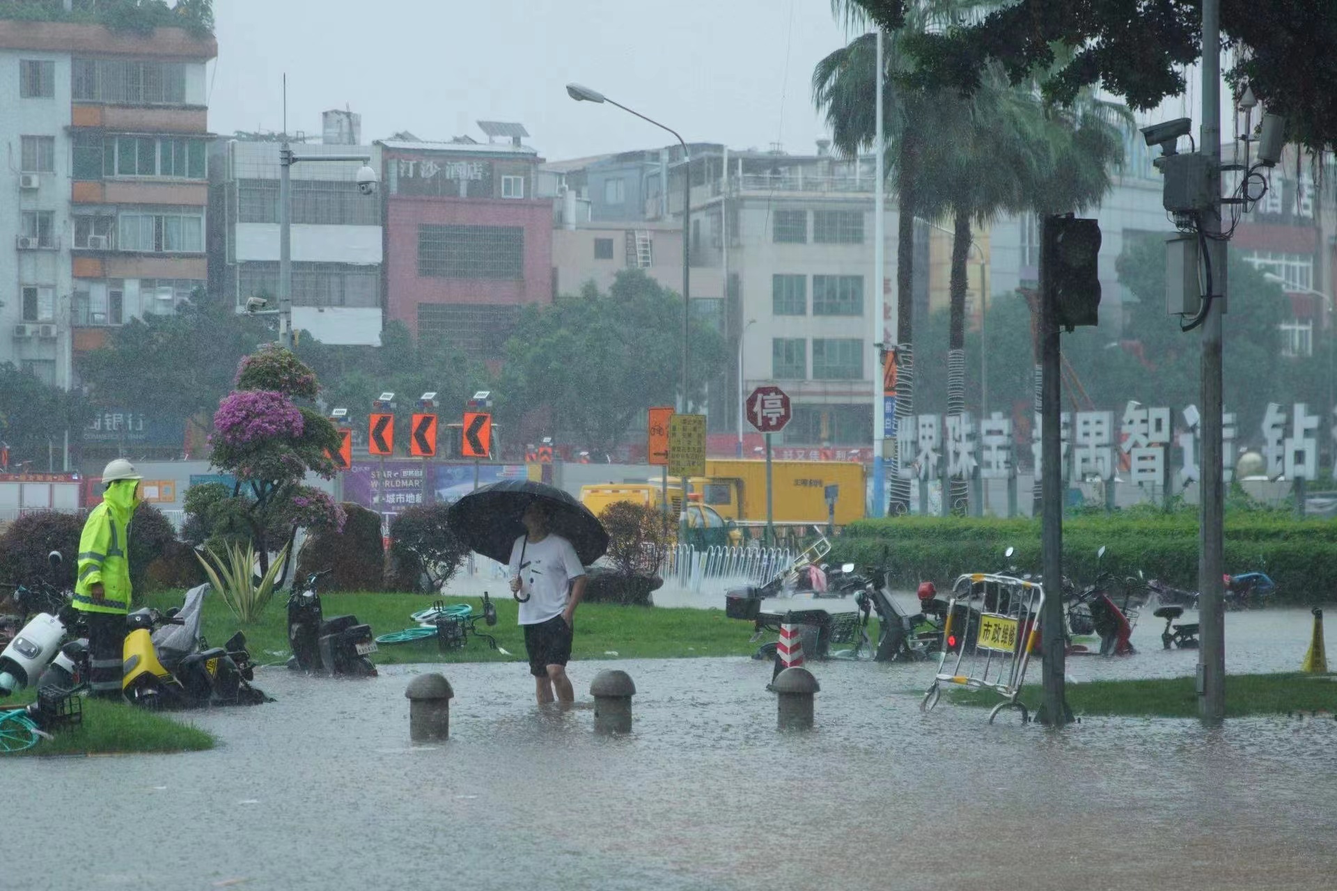 广州番禺暴雨最新情况报告，实时更新暴雨动态