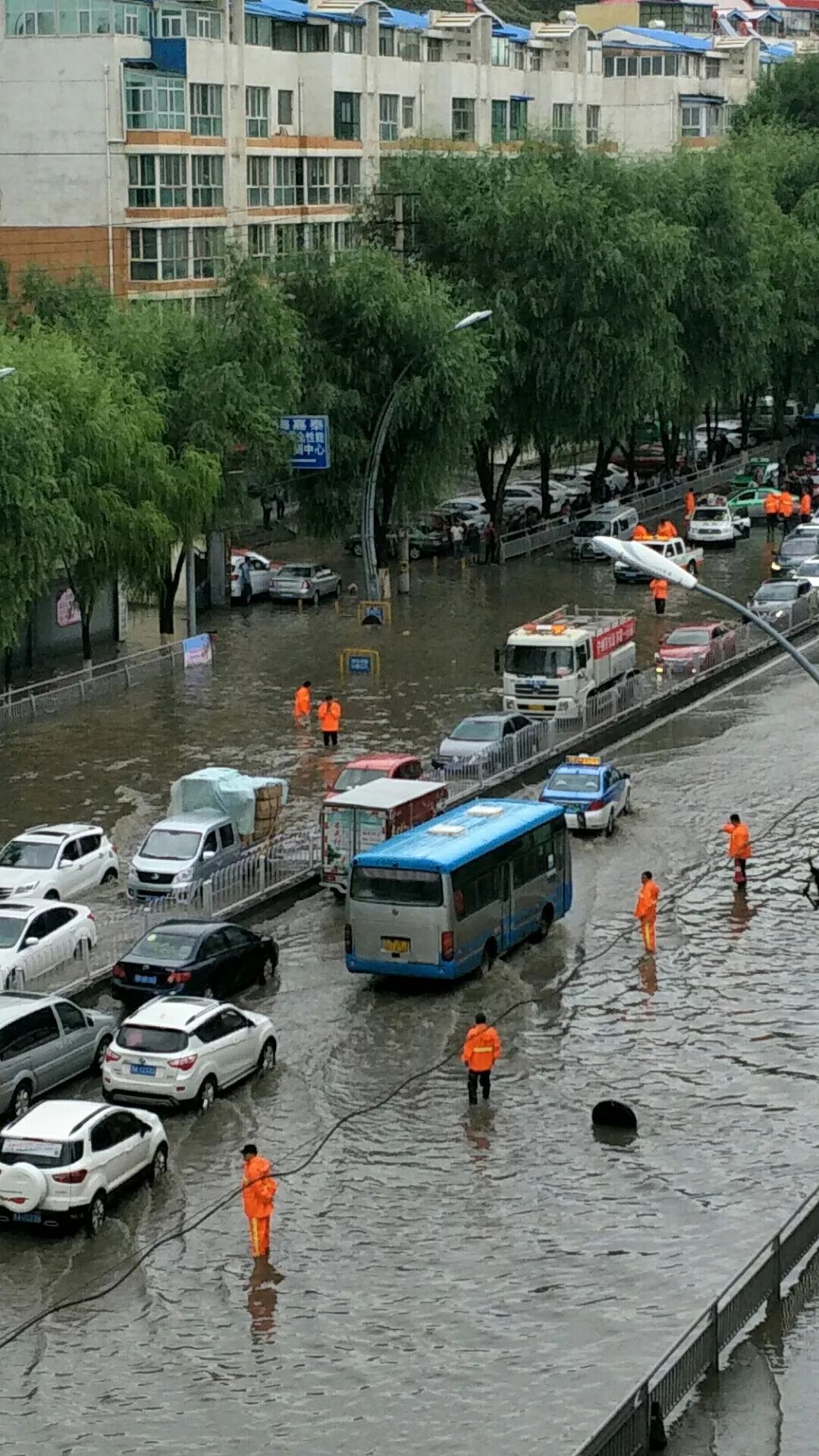 西宁暴雨最新信息及城市应对状况与应对措施