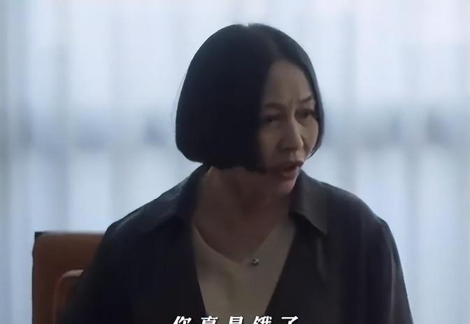 探索角落时尚，2024最新发型图女专享——小巷中的秘密宝藏