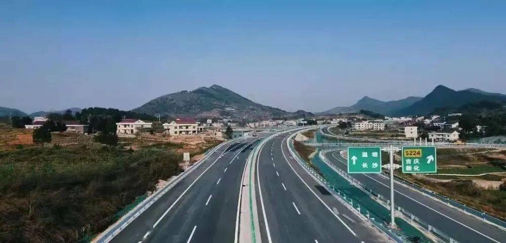 龙琅高速最新动态，探秘小巷独特风味