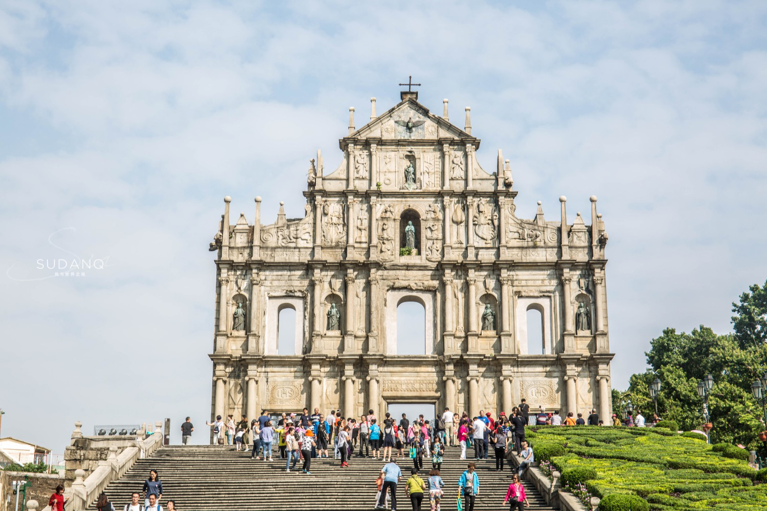 澳门大三巴3188网站怎么用,全面实施策略设计_QVM78.785硬件版 新澳门免费资料大全在线查看