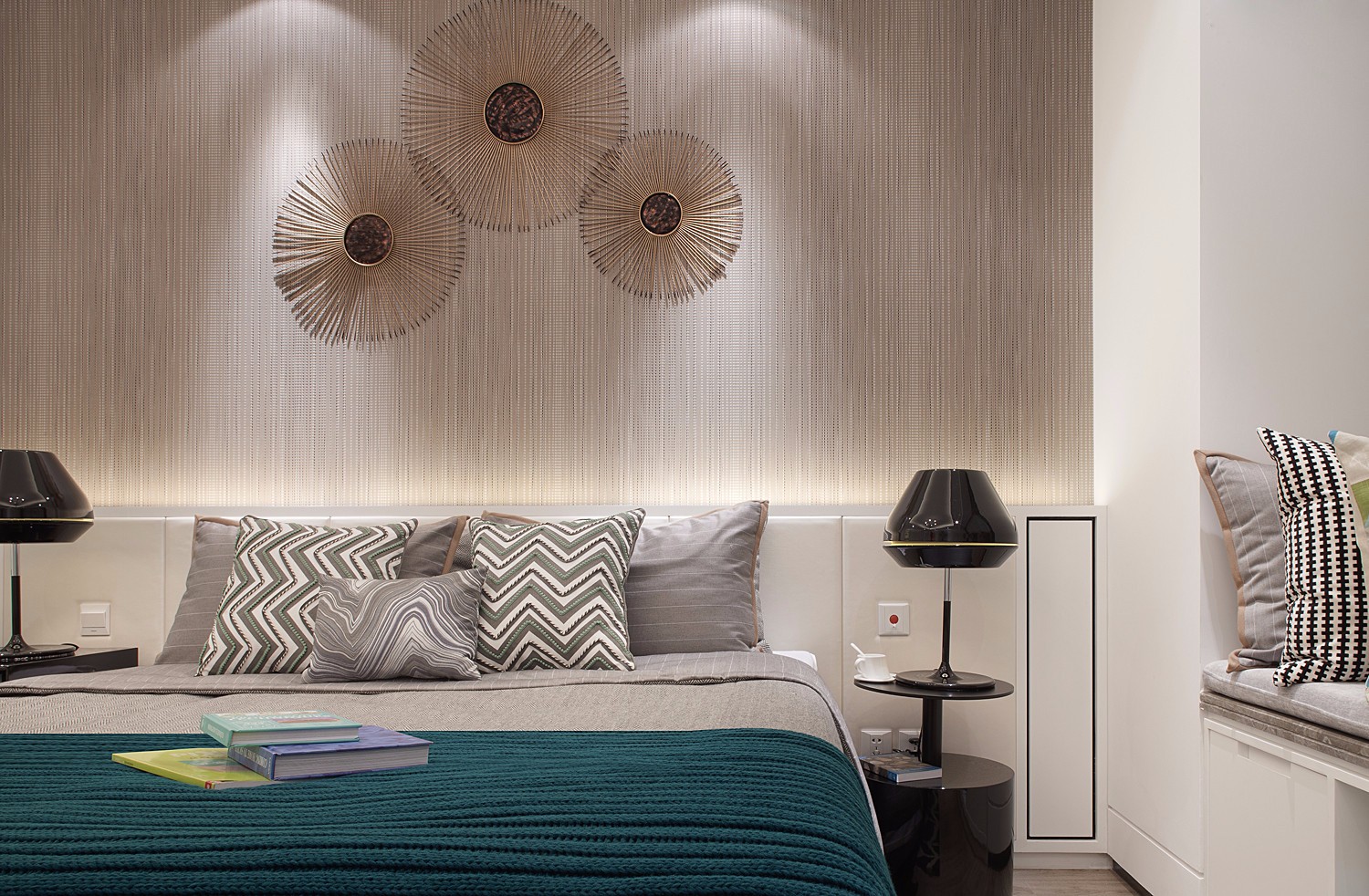 6间房小洋人的温馨日常，友情、欢笑与家的故事最新视频