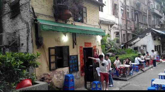 小巷中的惊喜，最新团购房的独特小店探索