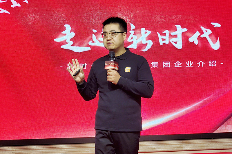 郝辛卯最新动态，时代之光下的瞩目焦点