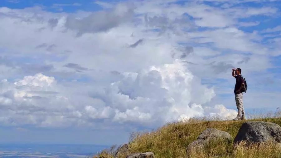 探索自然美景，寻找内心宁静，最新涨粉旅行视频带你轻松启程