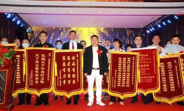 辉二最新小说，科技新品——未来生活体验机探索之旅